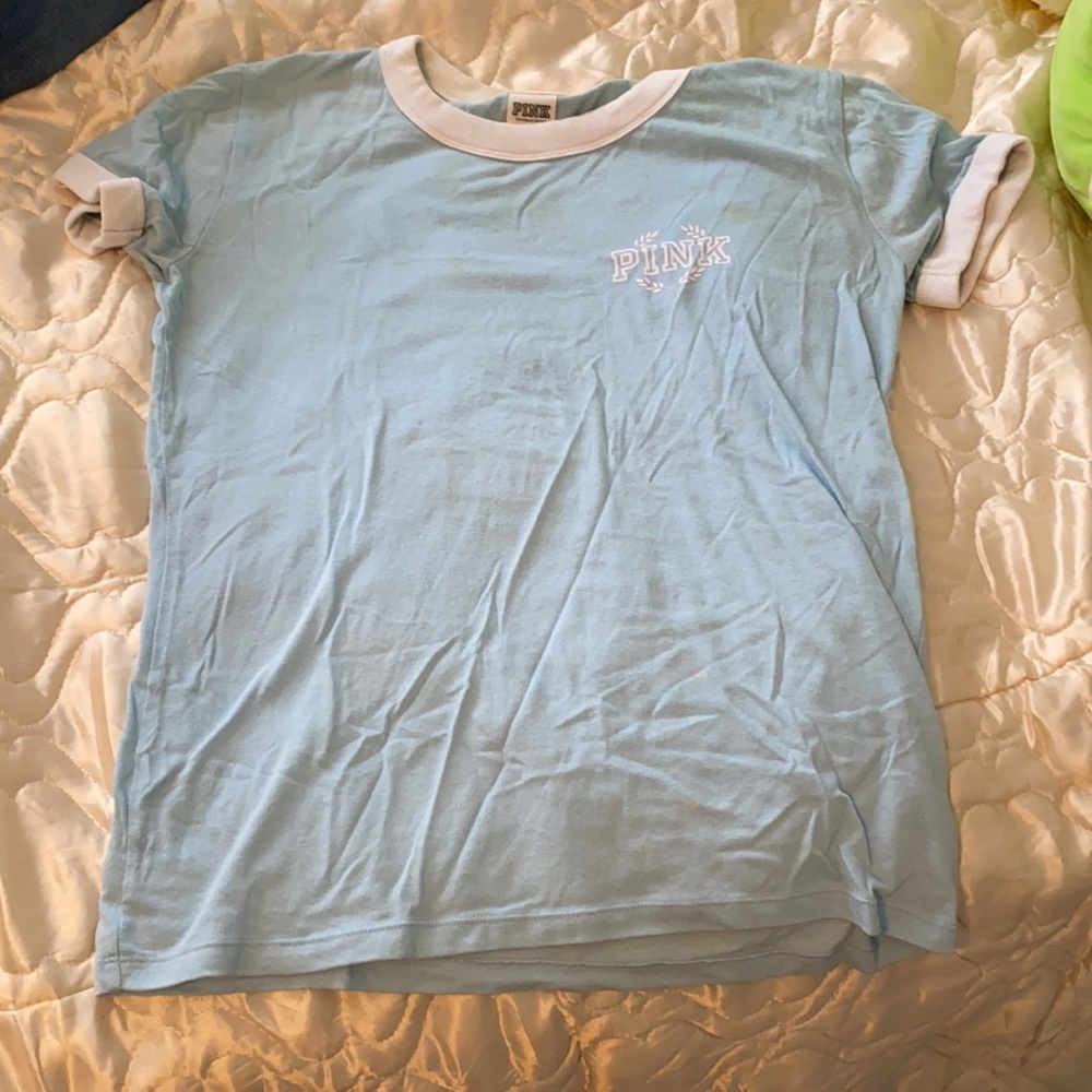 VS pink logo t-shirt